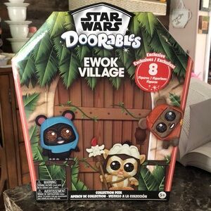 Brand new in package Star Wars doorables ewok village collection peek